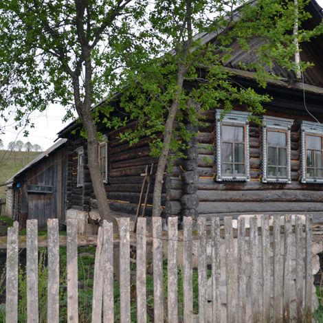 Этот добротный дом купила семья у В.Н.Лоскутовой